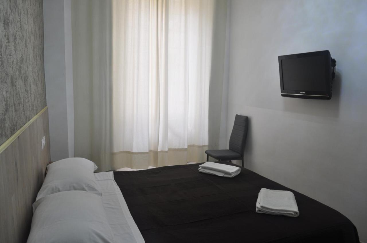 Angela Roma Guest House Buitenkant foto